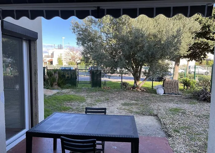 Apartment Renove T4 - 6 Personnes Avec Parking Et Jardin Le Grau-du-Roi